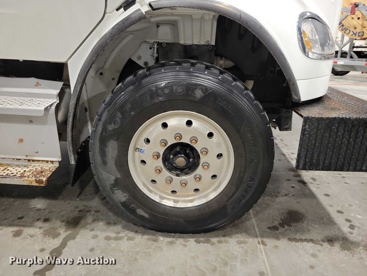 image for item DZ7032 2017 Freightliner Business Class M2 bucket truck