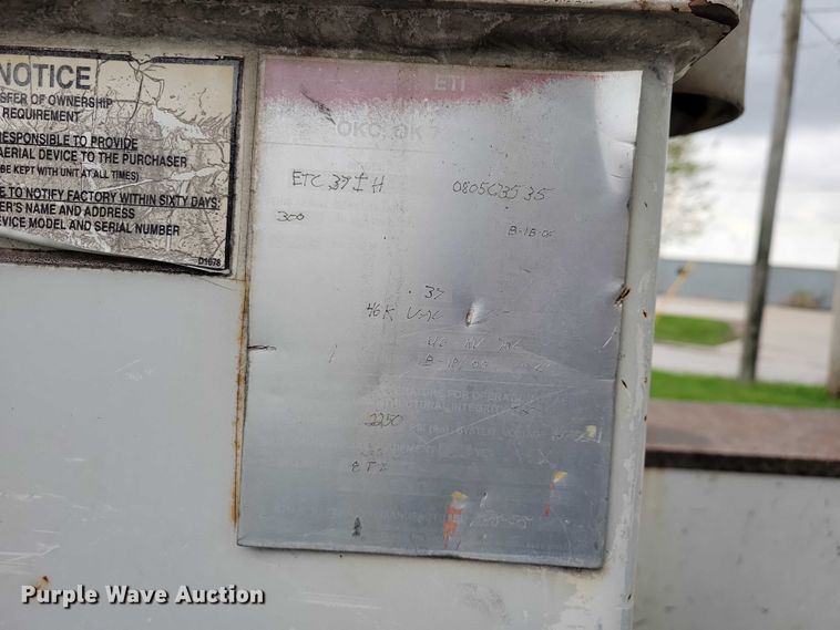 image for item DZ7041 2006 Ford F550 bucket truck