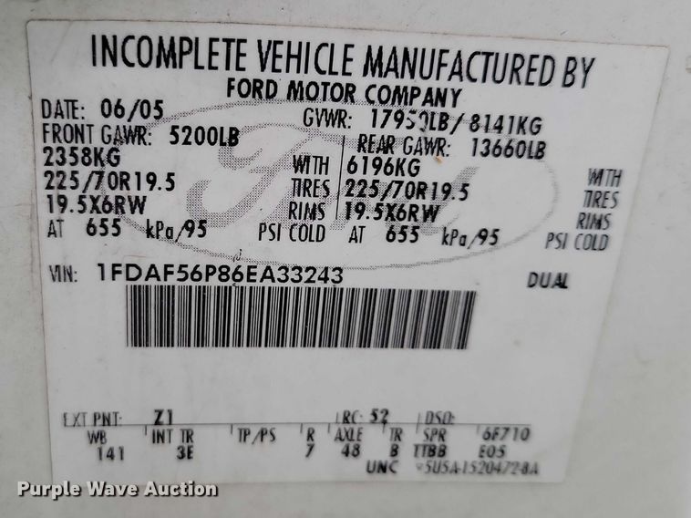 image for item DZ7041 2006 Ford F550 bucket truck