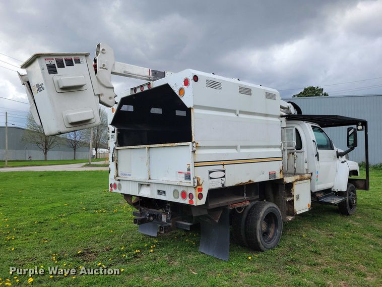 image for item DZ7042 2006 GMC C5500 forestry bucket truck