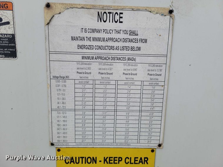 image for item DZ7042 2006 GMC C5500 forestry bucket truck