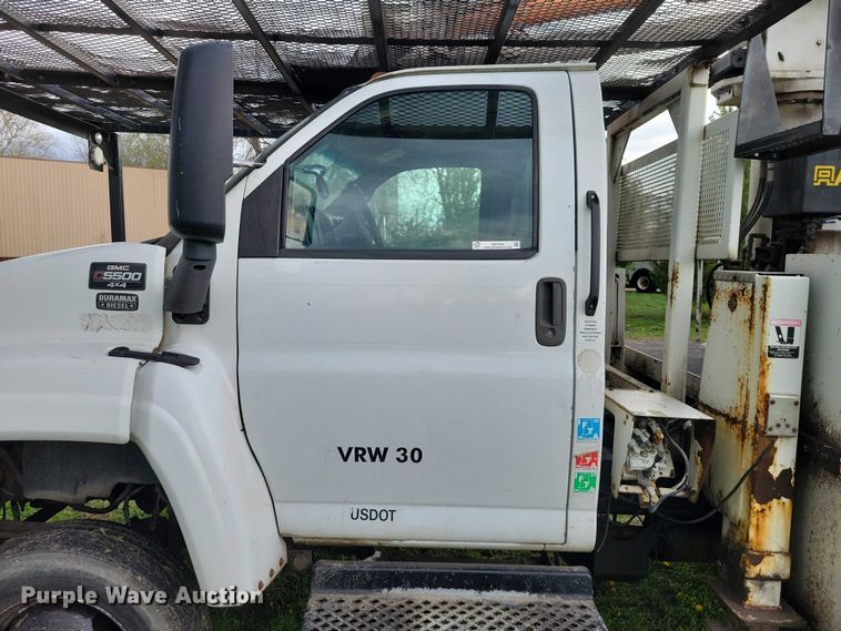 image for item DZ7042 2006 GMC C5500 forestry bucket truck