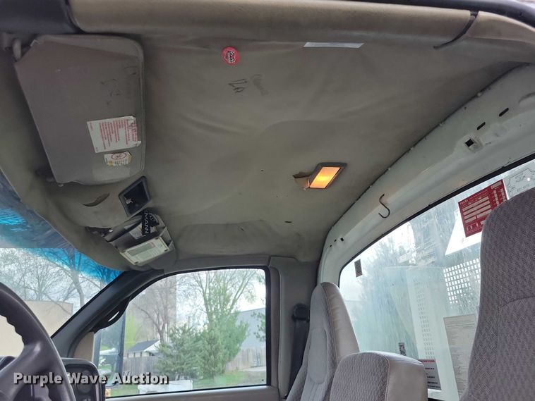 image for item DZ7042 2006 GMC C5500 forestry bucket truck