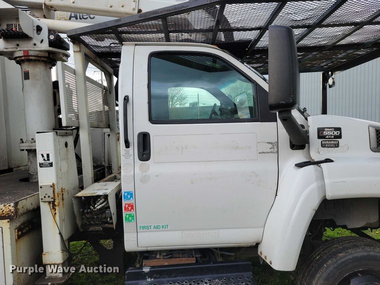 image for item DZ7042 2006 GMC C5500 forestry bucket truck