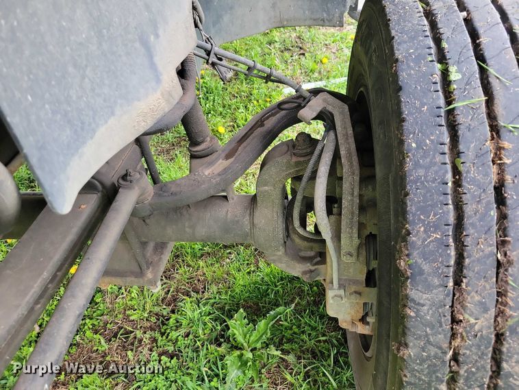 image for item DZ7042 2006 GMC C5500 forestry bucket truck