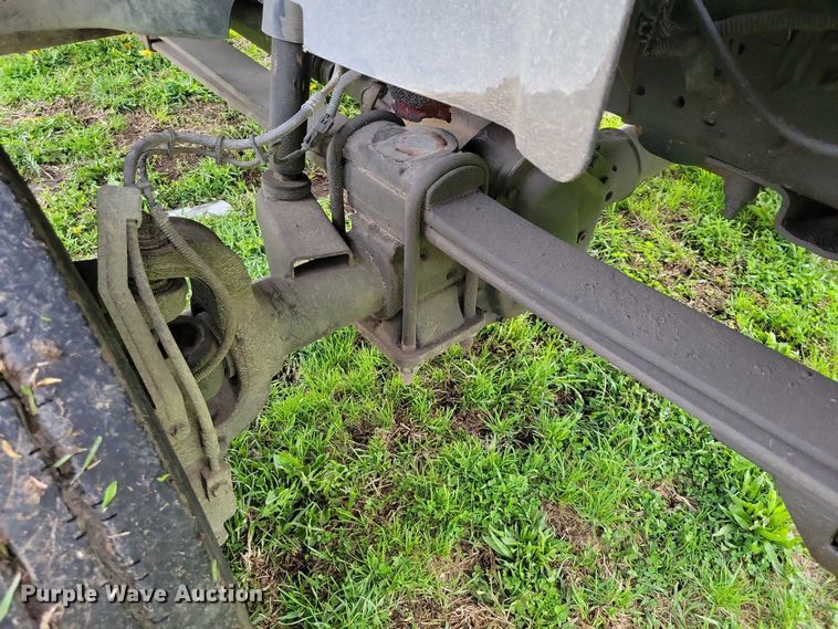 image for item DZ7042 2006 GMC C5500 forestry bucket truck