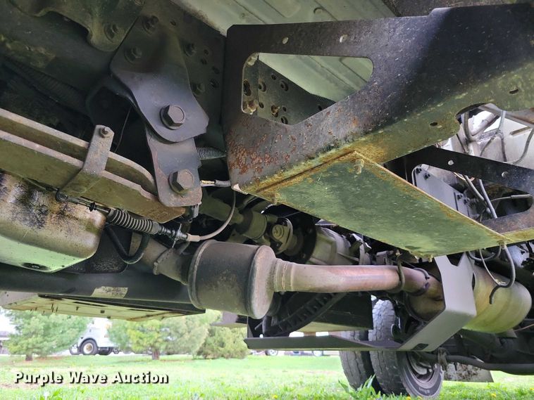 image for item DZ7042 2006 GMC C5500 forestry bucket truck