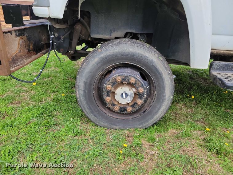 image for item DZ7042 2006 GMC C5500 forestry bucket truck