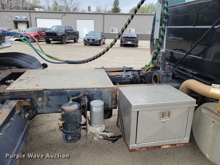 image for item DZ7045 1997 Mack RD688S semi truck