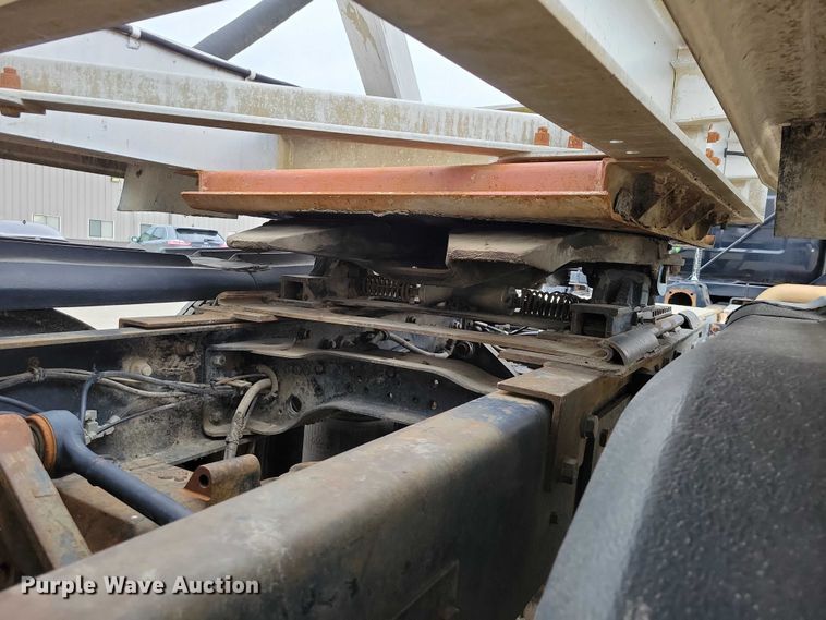 image for item DZ7045 1997 Mack RD688S semi truck