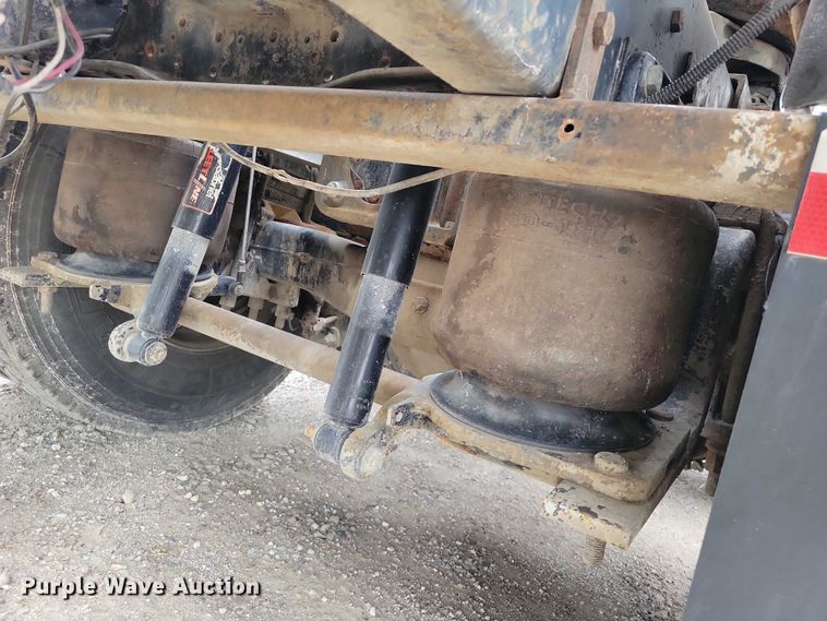 image for item DZ7045 1997 Mack RD688S semi truck