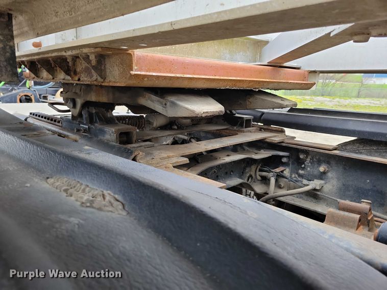 image for item DZ7045 1997 Mack RD688S semi truck