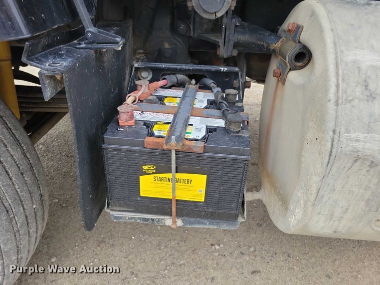 image for item DZ7045 1997 Mack RD688S semi truck