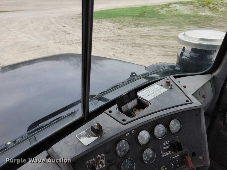 image for item DZ7045 1997 Mack RD688S semi truck