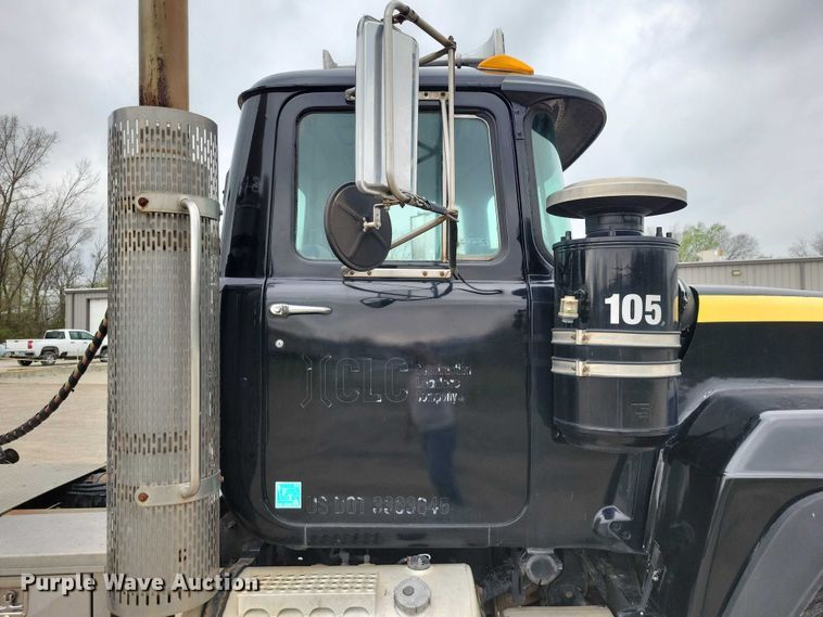 image for item DZ7045 1997 Mack RD688S semi truck