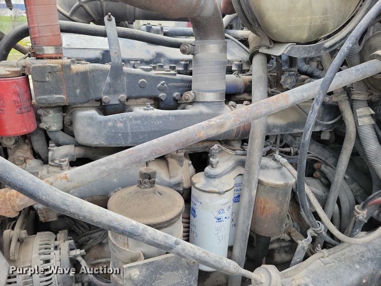 image for item DZ7045 1997 Mack RD688S semi truck