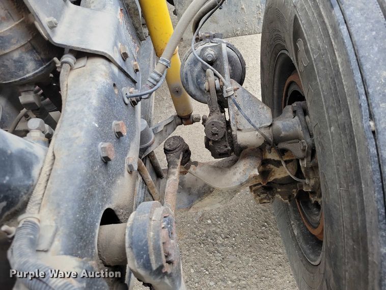 image for item DZ7045 1997 Mack RD688S semi truck