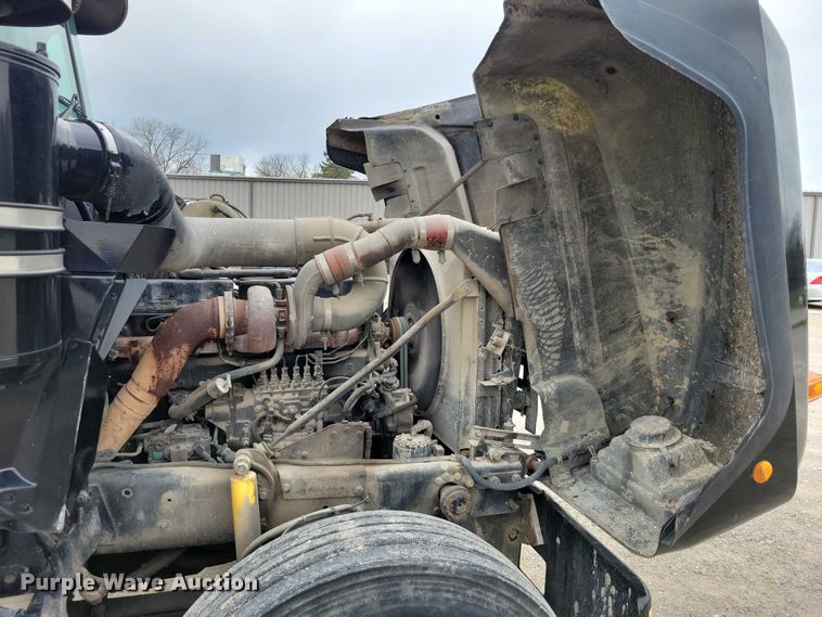 image for item DZ7045 1997 Mack RD688S semi truck