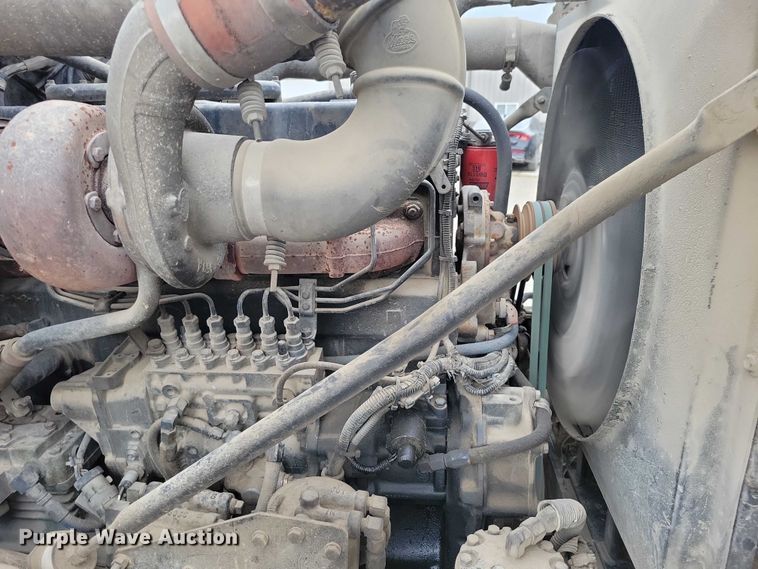 image for item DZ7045 1997 Mack RD688S semi truck