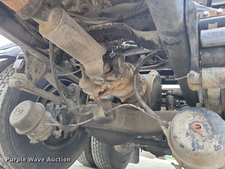 image for item DZ7045 1997 Mack RD688S semi truck