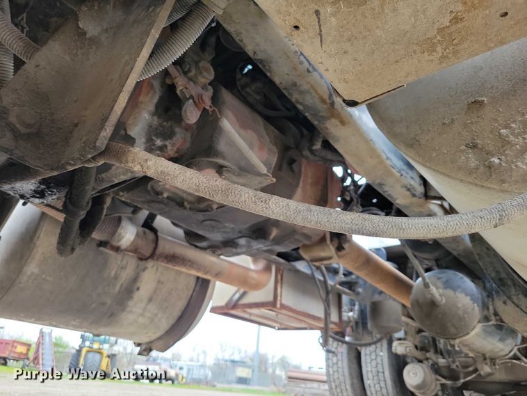 image for item DZ7045 1997 Mack RD688S semi truck