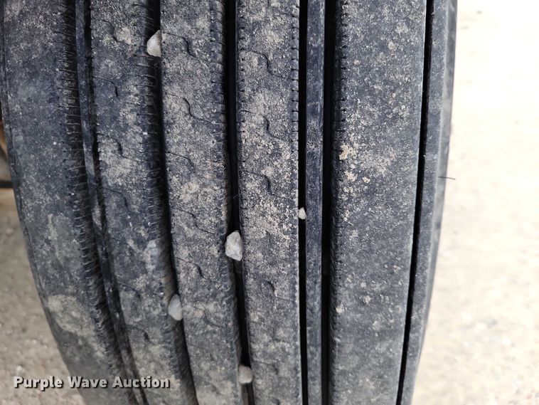 image for item DZ7045 1997 Mack RD688S semi truck