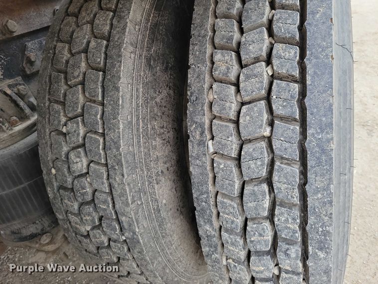 image for item DZ7045 1997 Mack RD688S semi truck