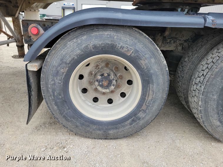 image for item DZ7045 1997 Mack RD688S semi truck