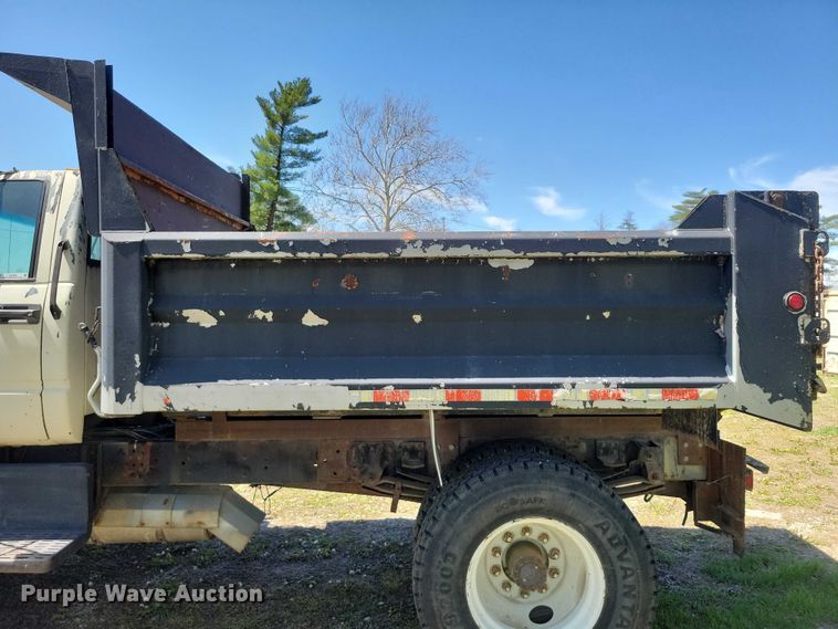 image for item DZ7063 1991 GMC Topkick dump truck