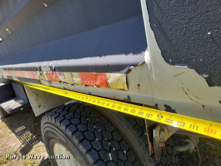 image for item DZ7063 1991 GMC Topkick dump truck