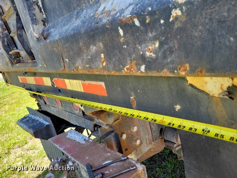 image for item DZ7063 1991 GMC Topkick dump truck