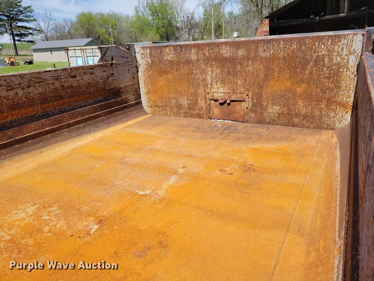 image for item DZ7063 1991 GMC Topkick dump truck