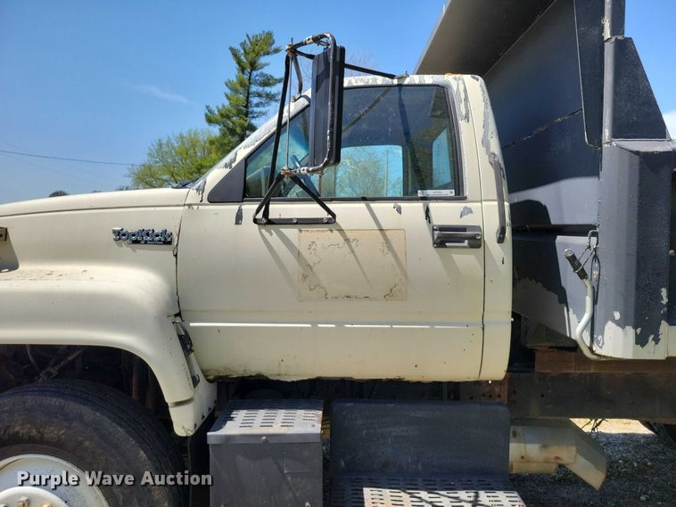 image for item DZ7063 1991 GMC Topkick dump truck
