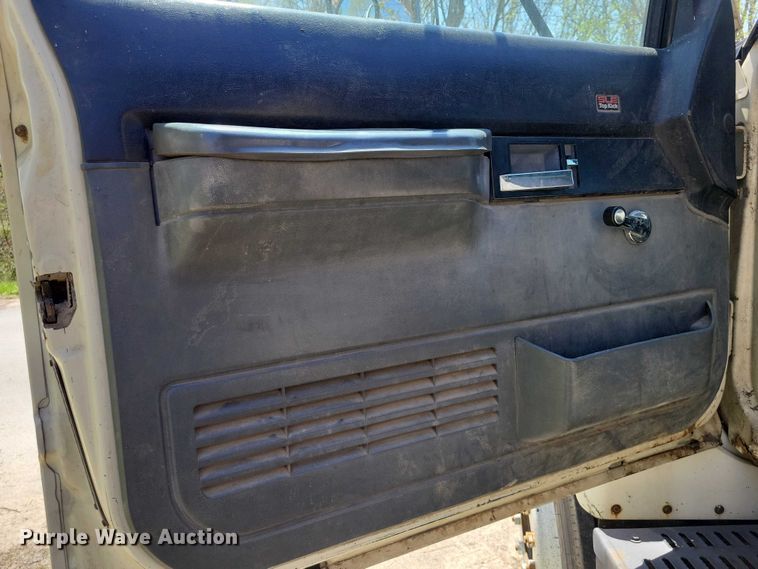 image for item DZ7063 1991 GMC Topkick dump truck