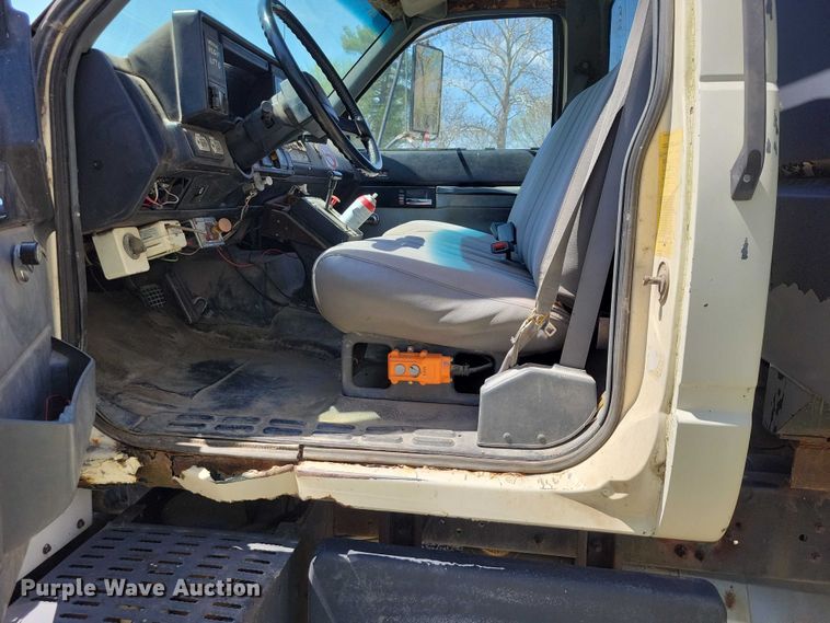 image for item DZ7063 1991 GMC Topkick dump truck