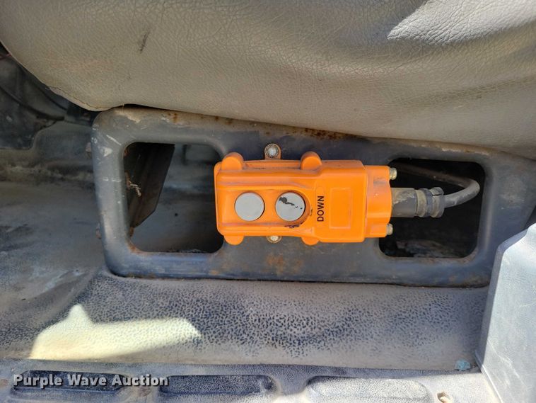 image for item DZ7063 1991 GMC Topkick dump truck