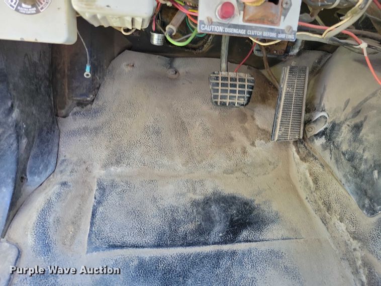 image for item DZ7063 1991 GMC Topkick dump truck