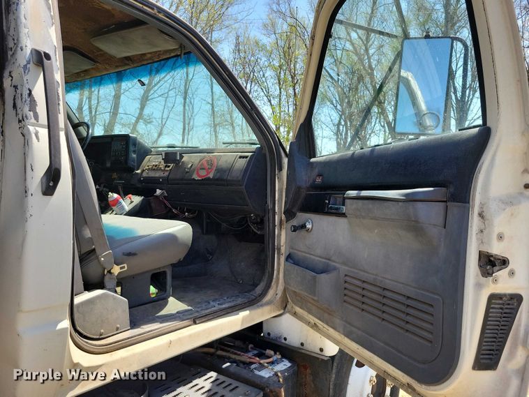 image for item DZ7063 1991 GMC Topkick dump truck