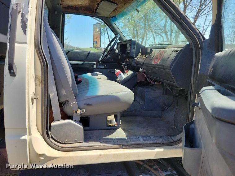 image for item DZ7063 1991 GMC Topkick dump truck