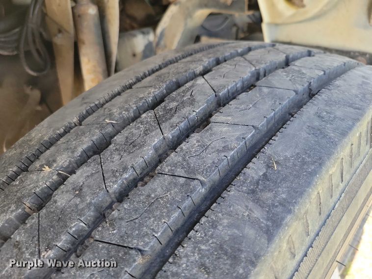 image for item DZ7063 1991 GMC Topkick dump truck