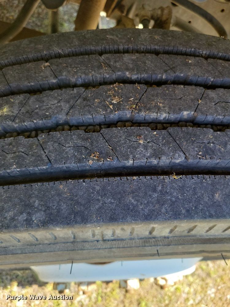 image for item DZ7063 1991 GMC Topkick dump truck