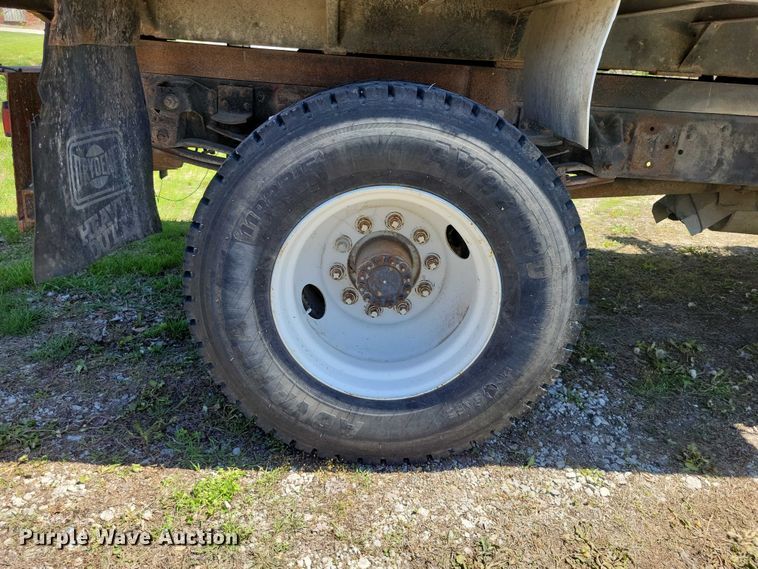 image for item DZ7063 1991 GMC Topkick dump truck