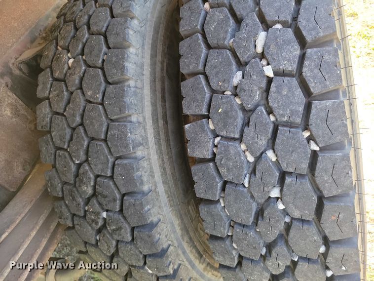 image for item DZ7063 1991 GMC Topkick dump truck