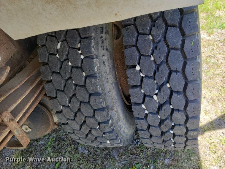 image for item DZ7063 1991 GMC Topkick dump truck