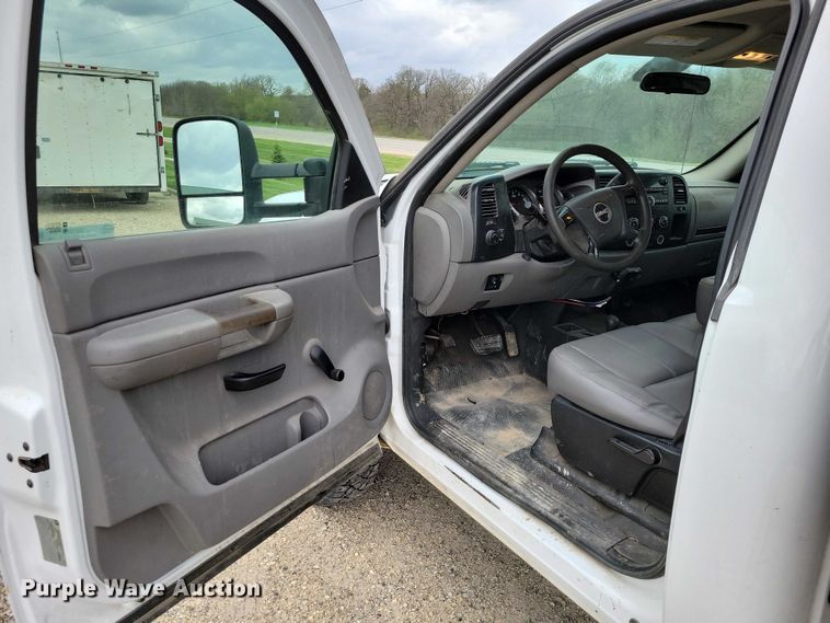 image for item DZ7075 2008 GMC Sierra 3500HD dump bed pickup truck