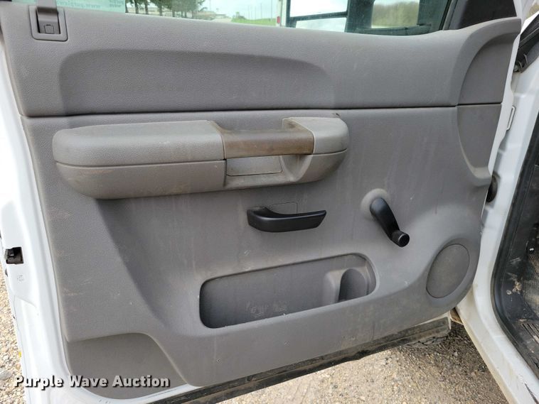 image for item DZ7075 2008 GMC Sierra 3500HD dump bed pickup truck