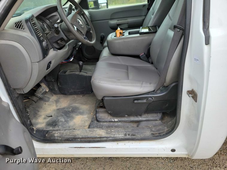 image for item DZ7075 2008 GMC Sierra 3500HD dump bed pickup truck