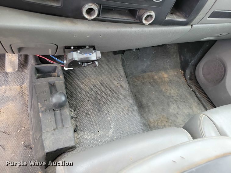 image for item DZ7075 2008 GMC Sierra 3500HD dump bed pickup truck