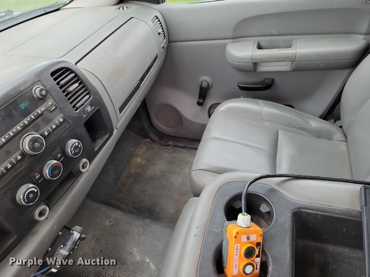 image for item DZ7075 2008 GMC Sierra 3500HD dump bed pickup truck