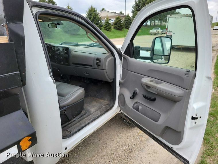 image for item DZ7075 2008 GMC Sierra 3500HD dump bed pickup truck